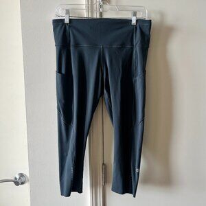 Lululemon Fast and Free Crop II 19" Nulux Size 10